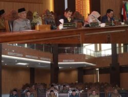 H Rustam Effendi Hadiri Rapat Paripurna, Dengarkan Pandangan Umum Fraksi PKB
