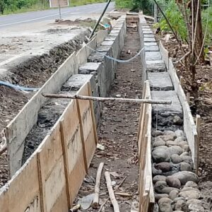Dreanase Air Kuti Tidak Menggunakan batu Pasang Tapi Dicor Beton “