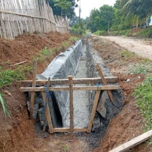 DRAINASE SUMBER HARTA BOBROK: APBD MUSI RAWAS Diduga Hamburkan Uang Negara Warga Curiga Kualitas Material Dikebiri